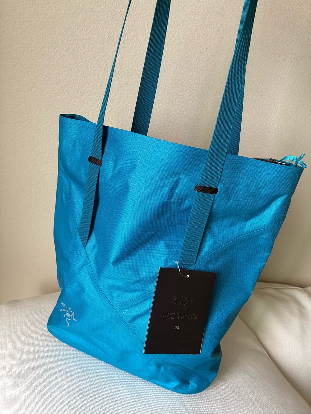 *NWT* Arc'teryx Blanca 19 Tote - Adriatic Blue
